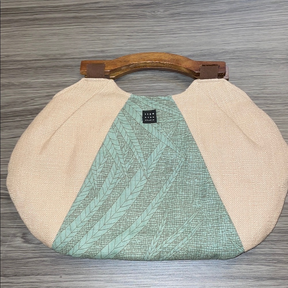1154 Lill Studio Beige and Mint Bermuda Bag